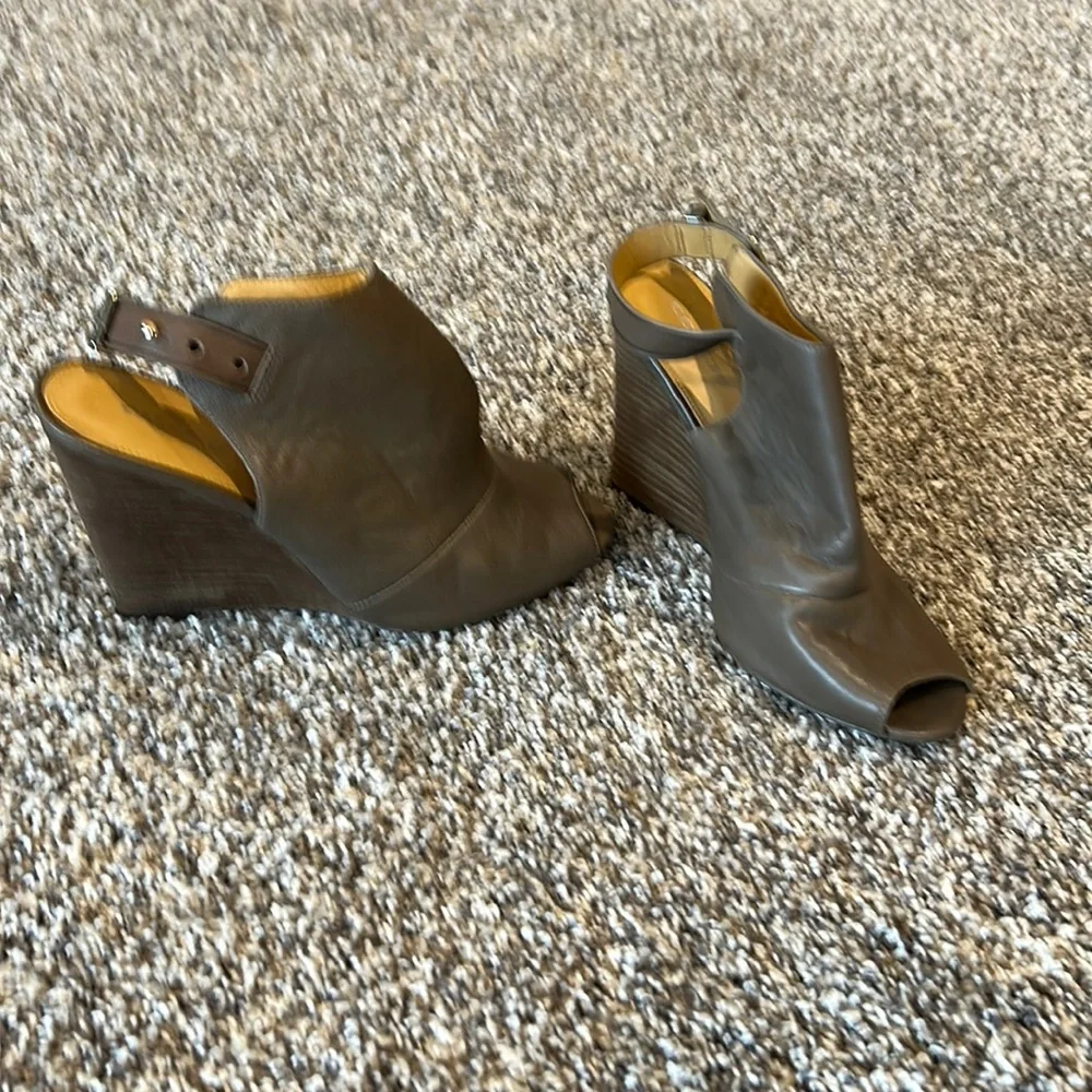 Coach Wedges - Picture 1 of 8